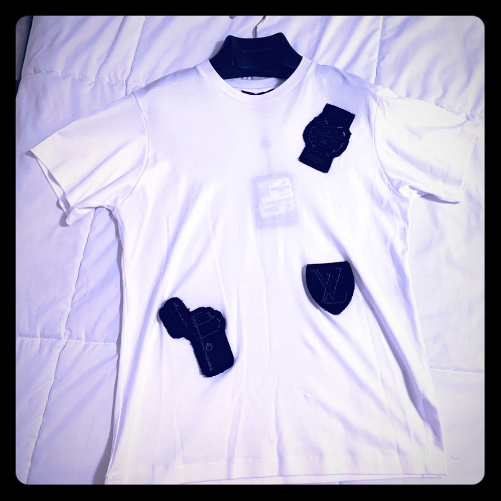 LOUIS VUITTON SMALL TSHIRT WITH PATCHES